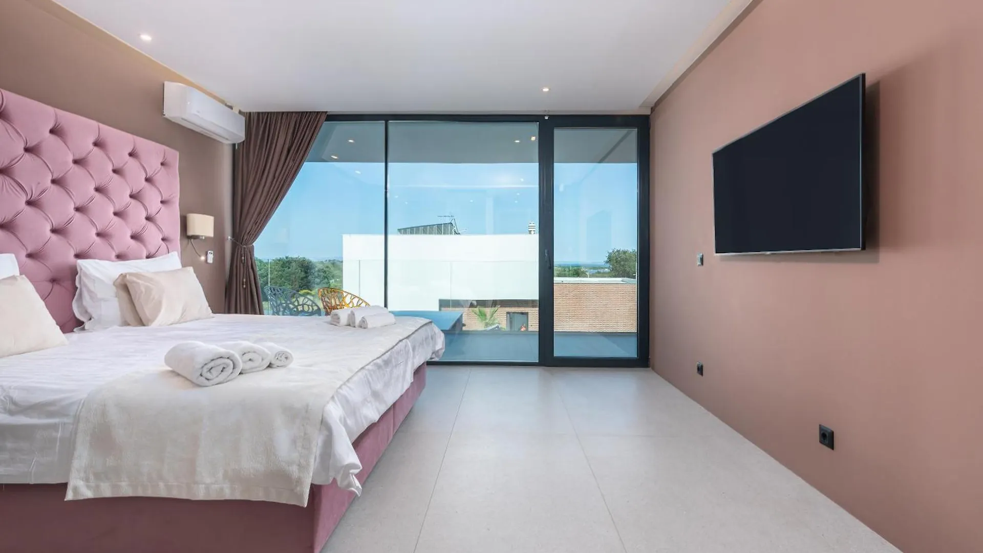 Grande Arche Villa Ližnjan Kroatien
